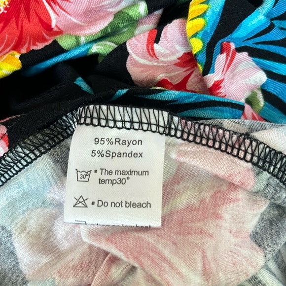 NWOT Tropical Floral Maxi Dress with Pockets in Size Small Crinkle Texture - Picture 5 of 7